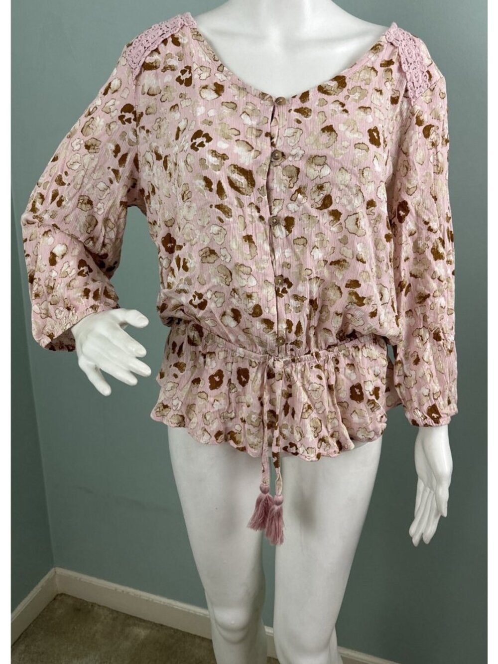 C&C California Women's 3/4 Sleeve Blush Floral Peplum Blouson Top Sz Large